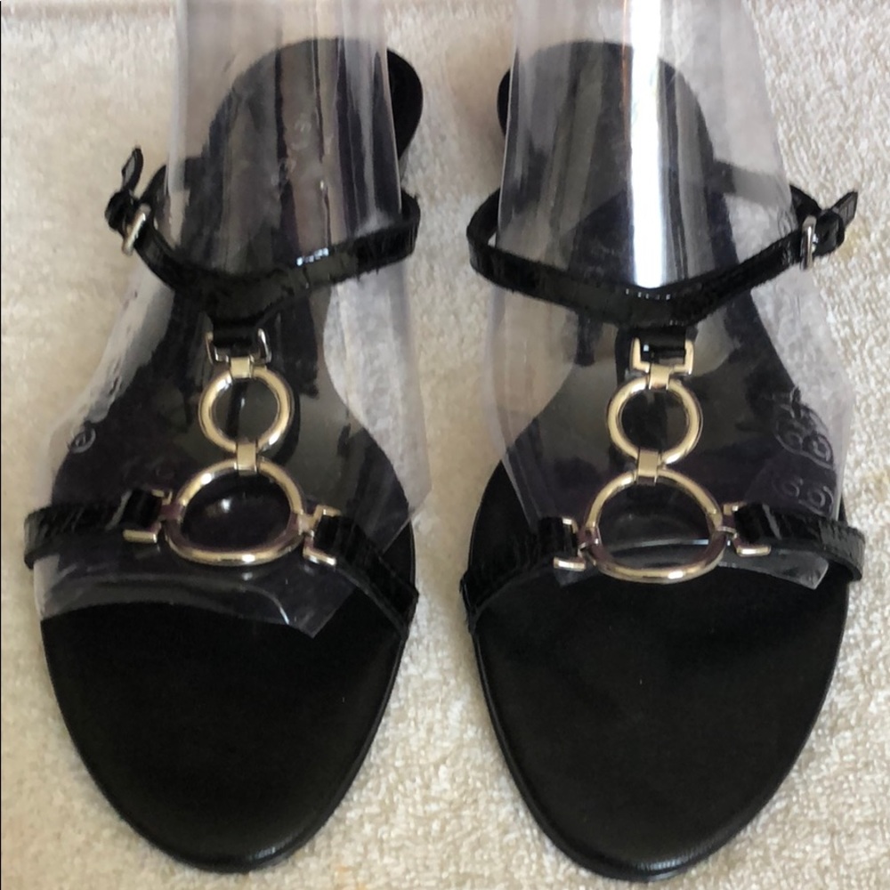 Flat Sandal Never Worn